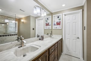 N Meadow Way Cir-040.jpg