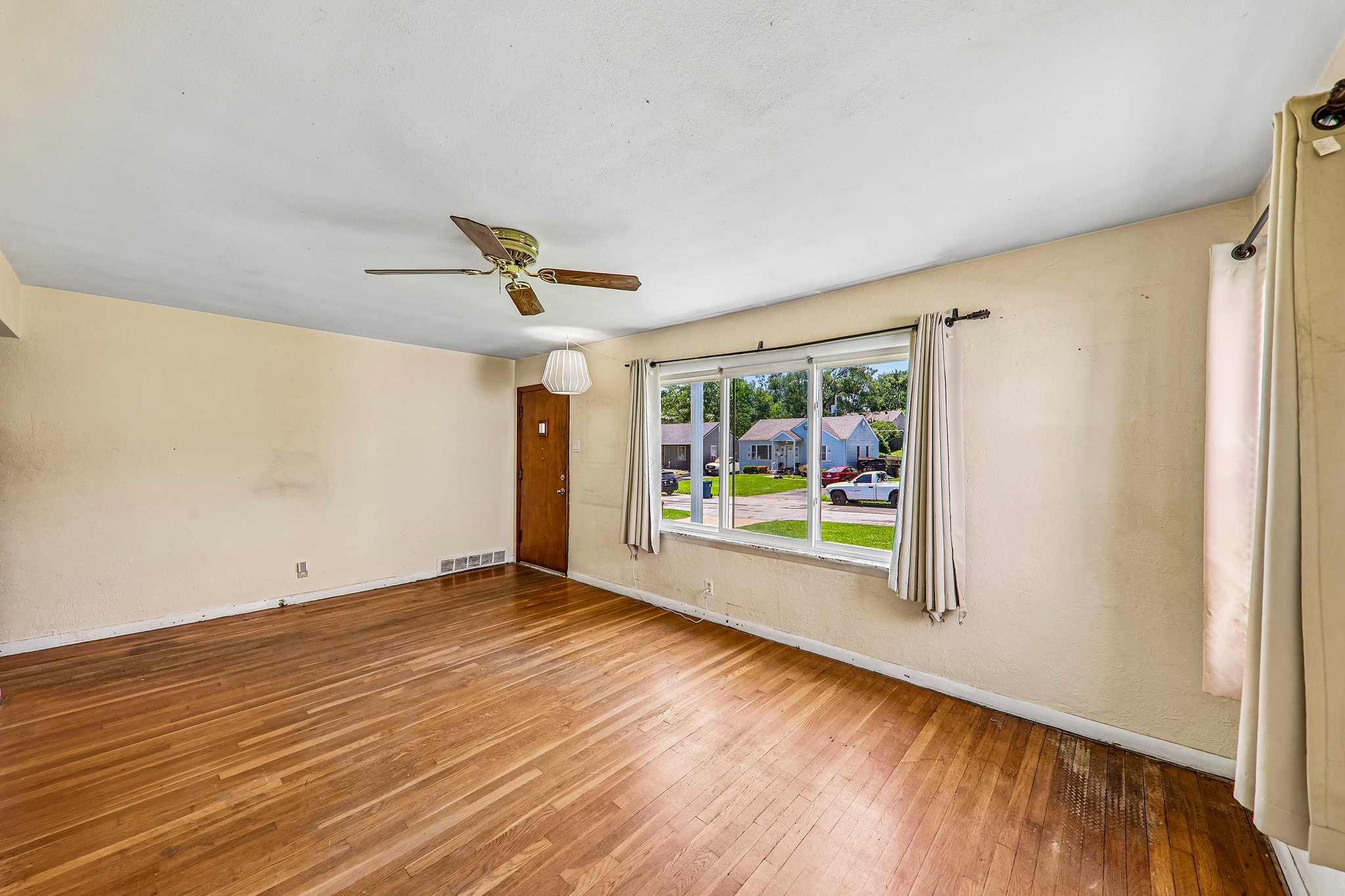 2008 Wismer Ave-S1407-007.jpg