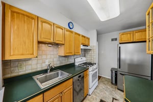 2008 Wismer Ave-S1407-016.jpg