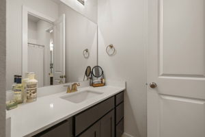  Photo 31