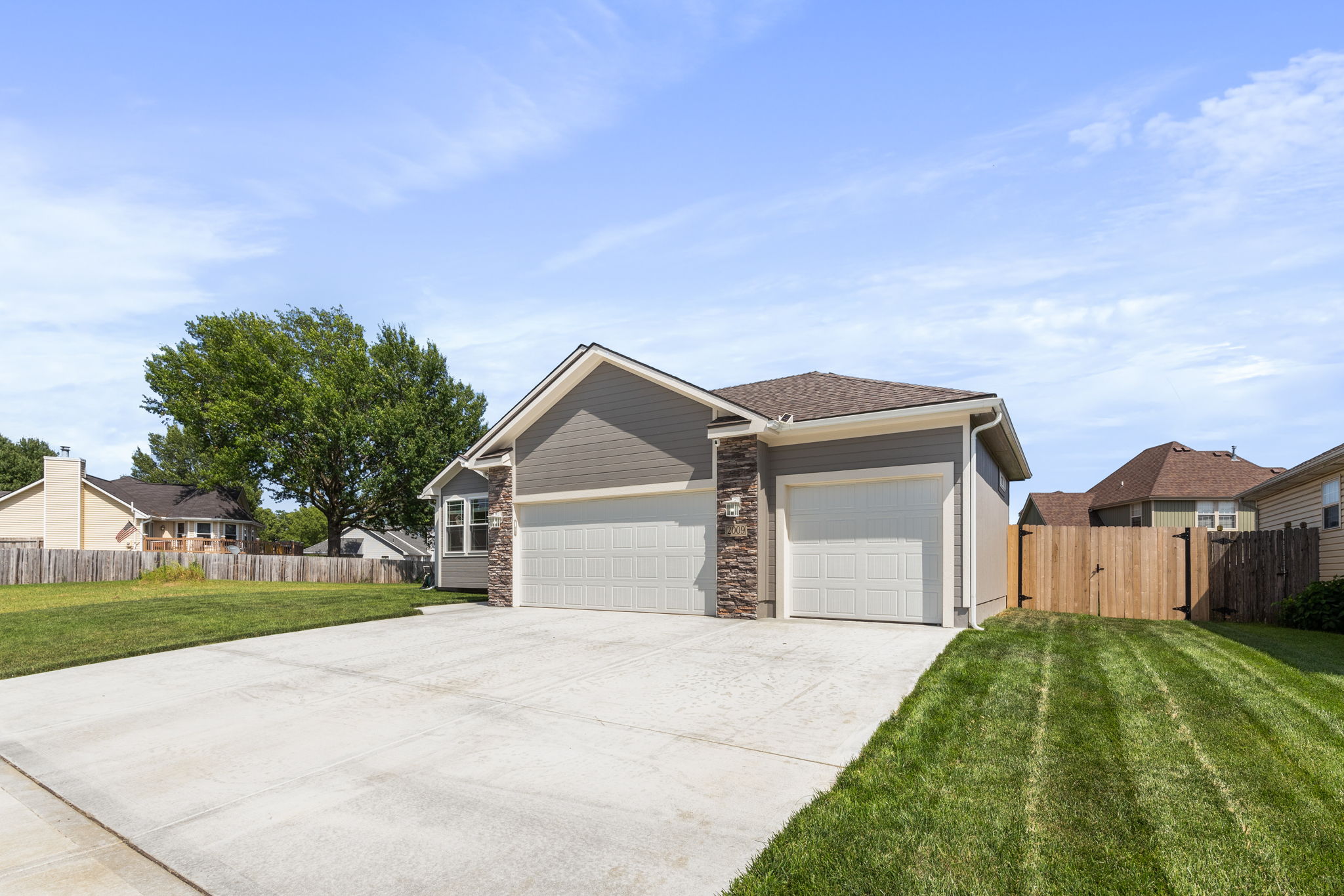 2009 N Ponca Dr, Independence, MO 64058 KC Home Photography