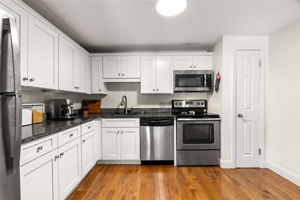 2009 White Cedar Blvd, Portsmouth, NH 03801, USA Photo 10