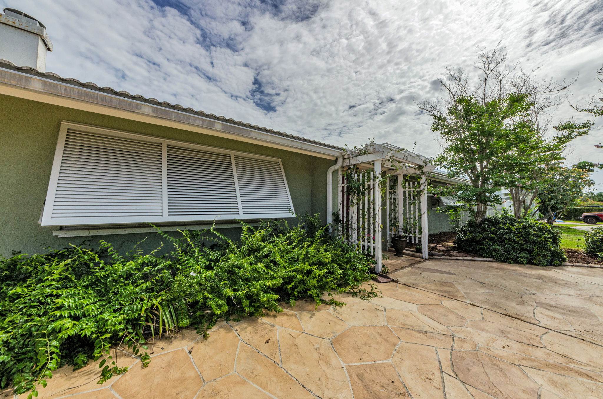 Front Exterior 4