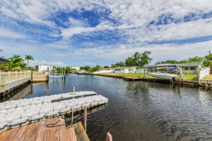 Dock 2