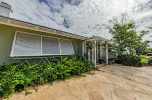 Front Exterior 4