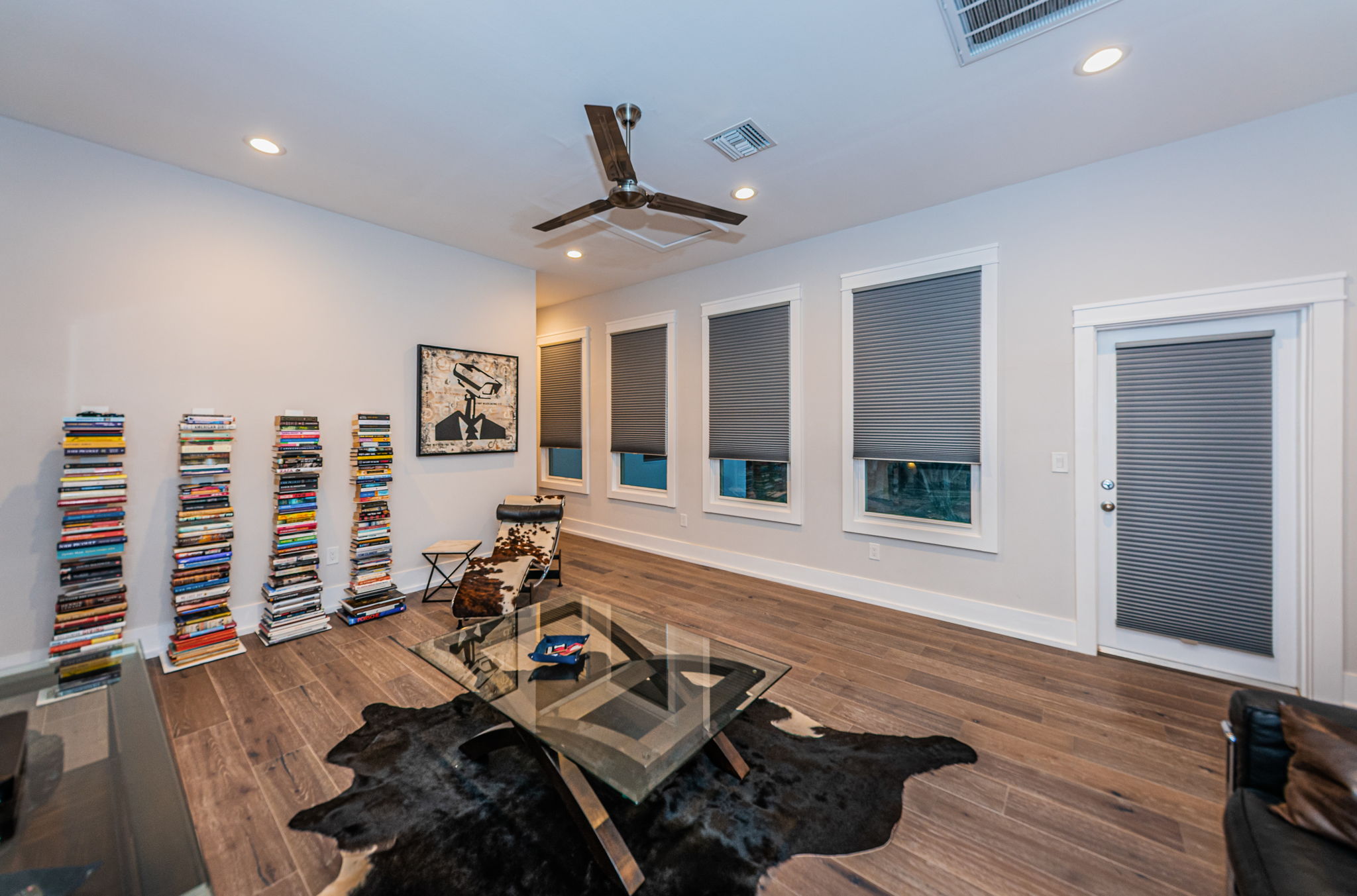 Upper Level Bonus Room1b