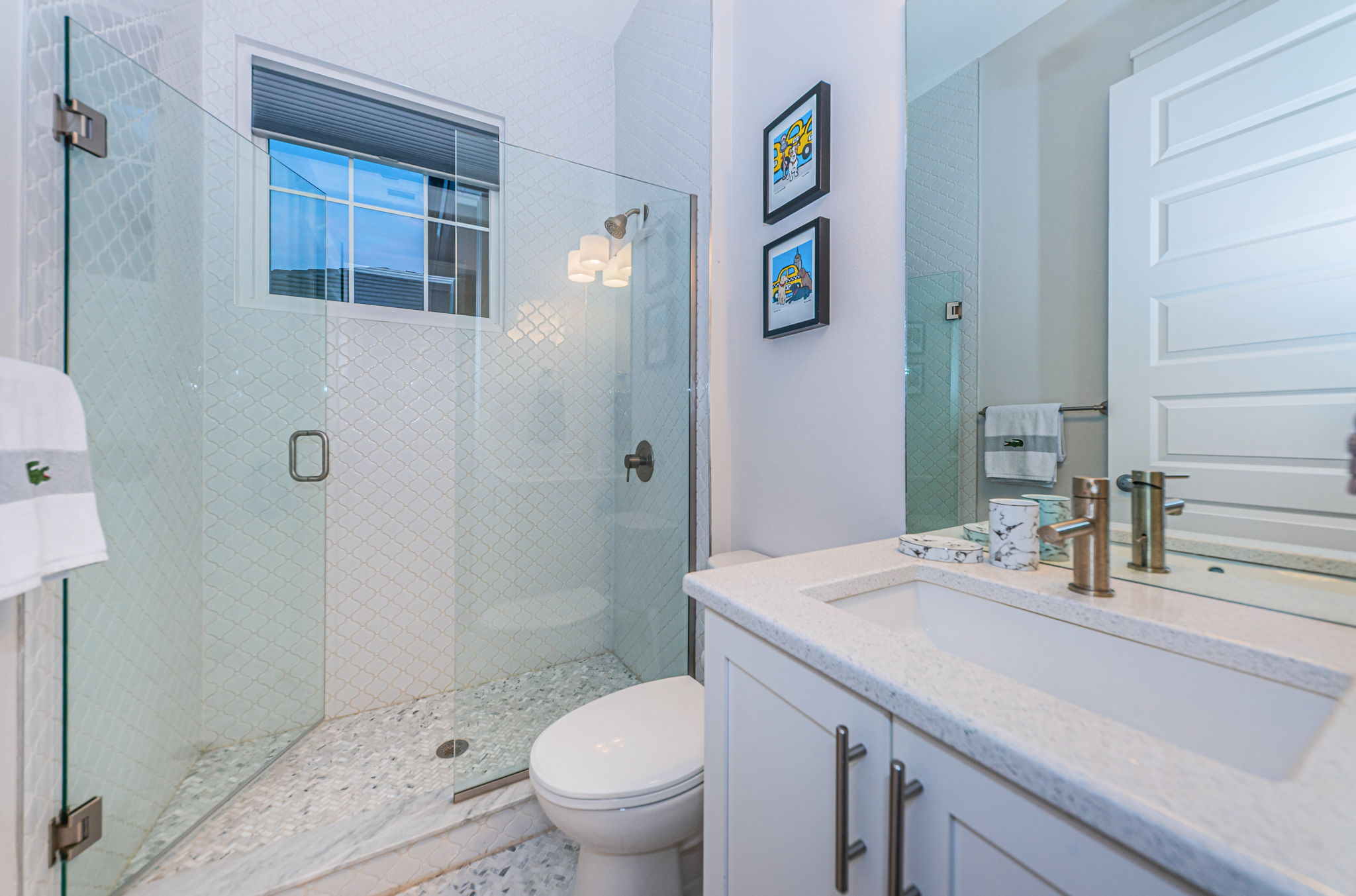 Upper Level Bathroom3