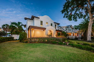 Front Exterior8
