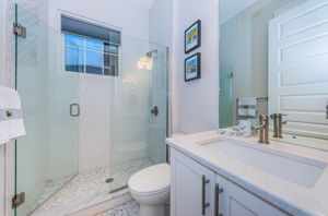 Upper Level Bathroom3