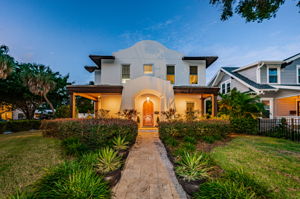 Front Exterior10