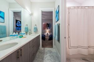 Upper Level Jack n Jill Bathroom2a