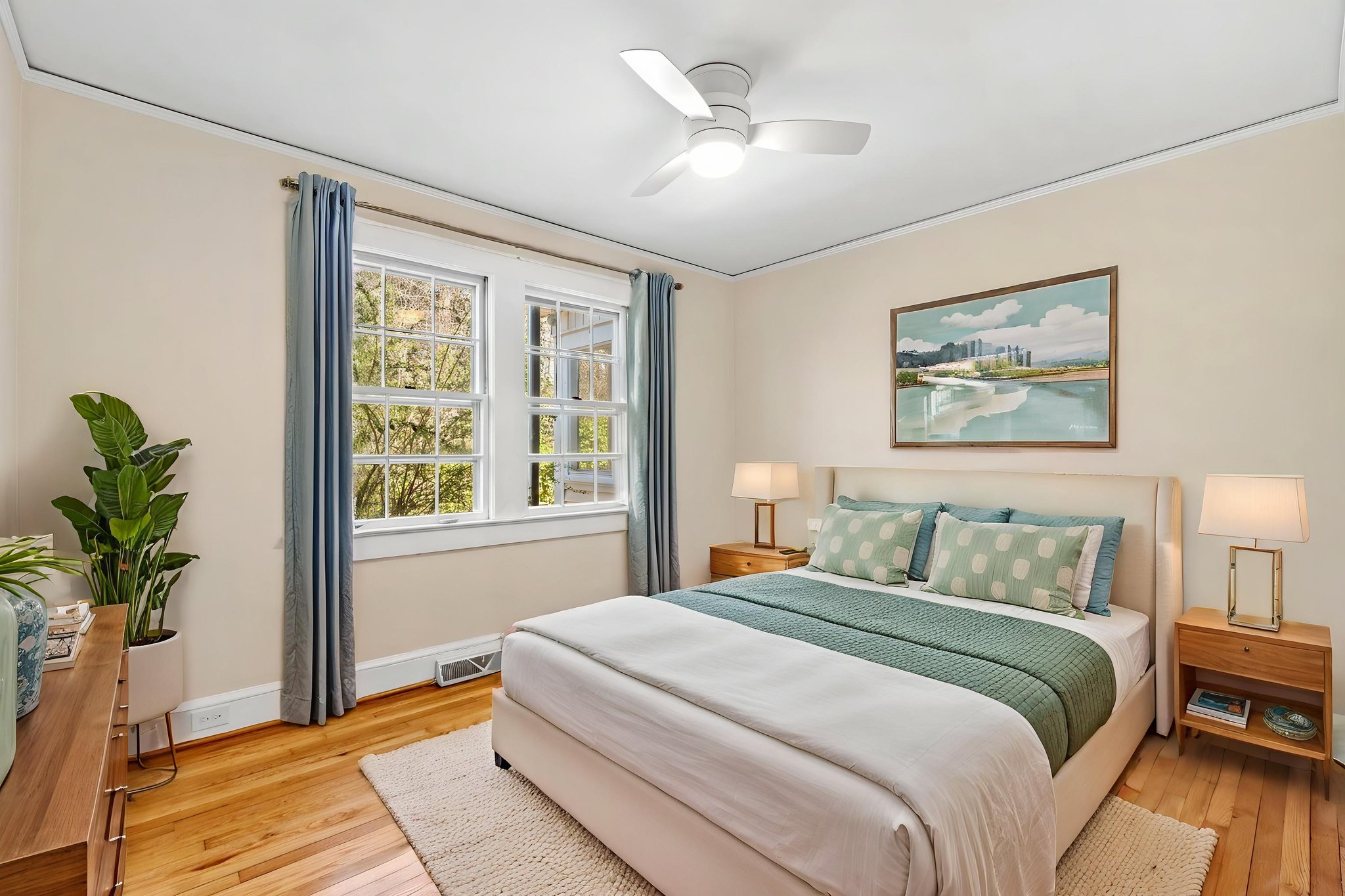 HXP04173 virtually staged.jpeg