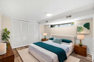 HXP04158 virtually staged.jpeg