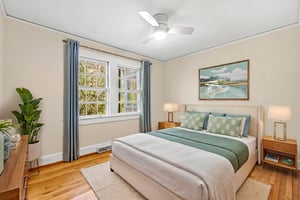 HXP04173 virtually staged.jpeg