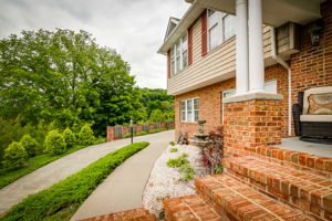 201 Briarfield Dr, Kingsport, TN 37660, USA Photo 3