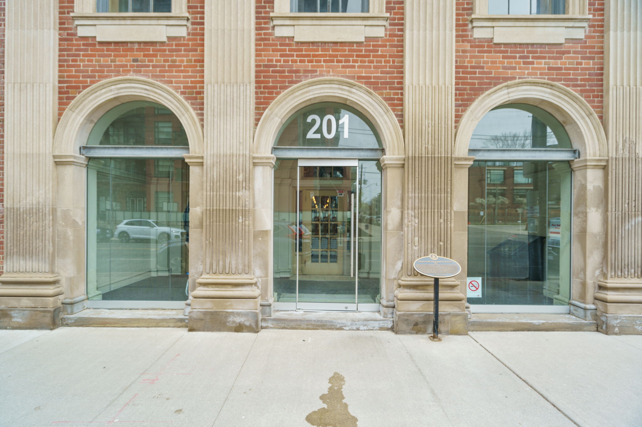 201 Carlaw Ave 223 Toronto, ON M4M 2S3
