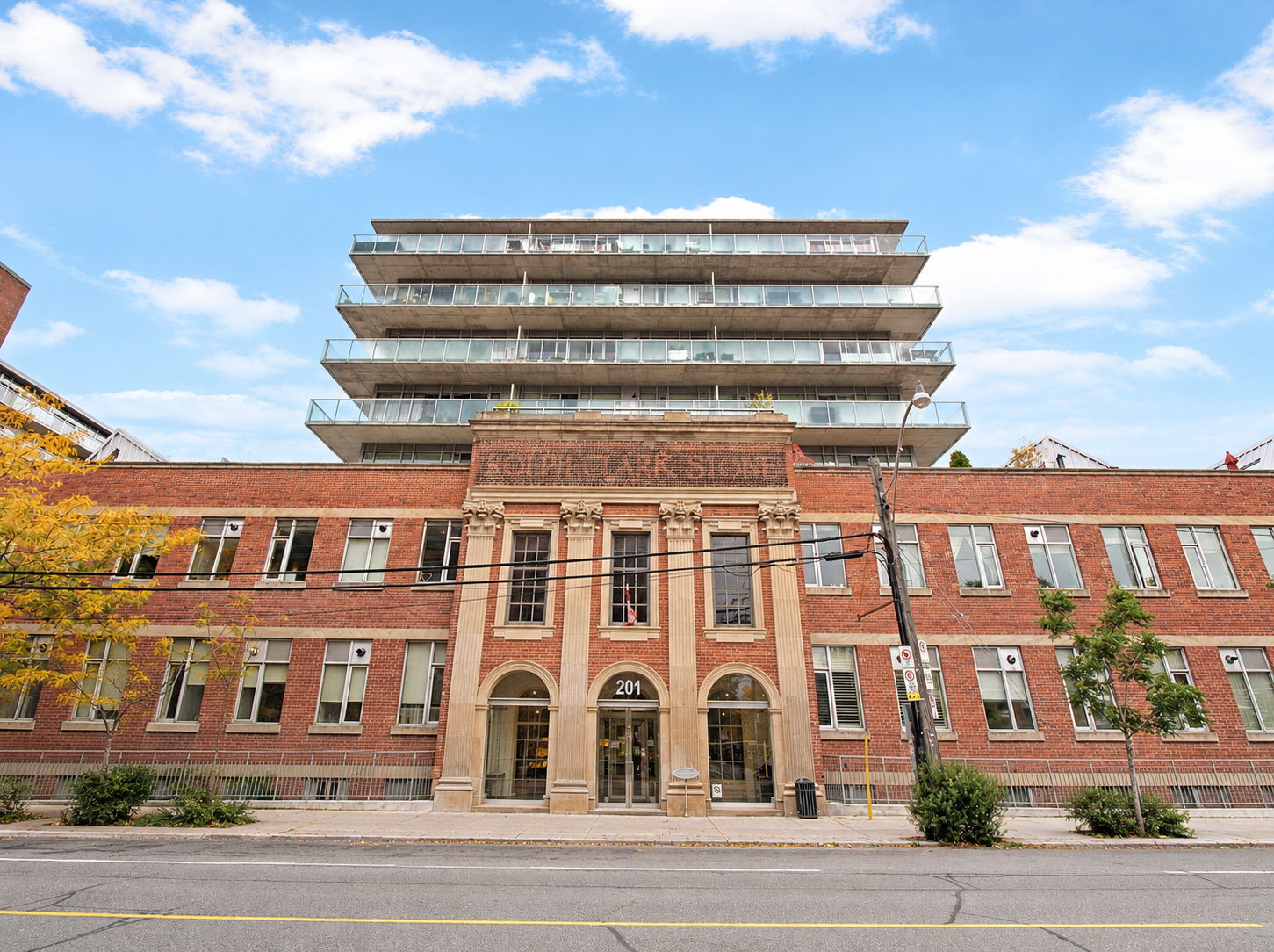201 Carlaw Ave 802 Toronto, ON