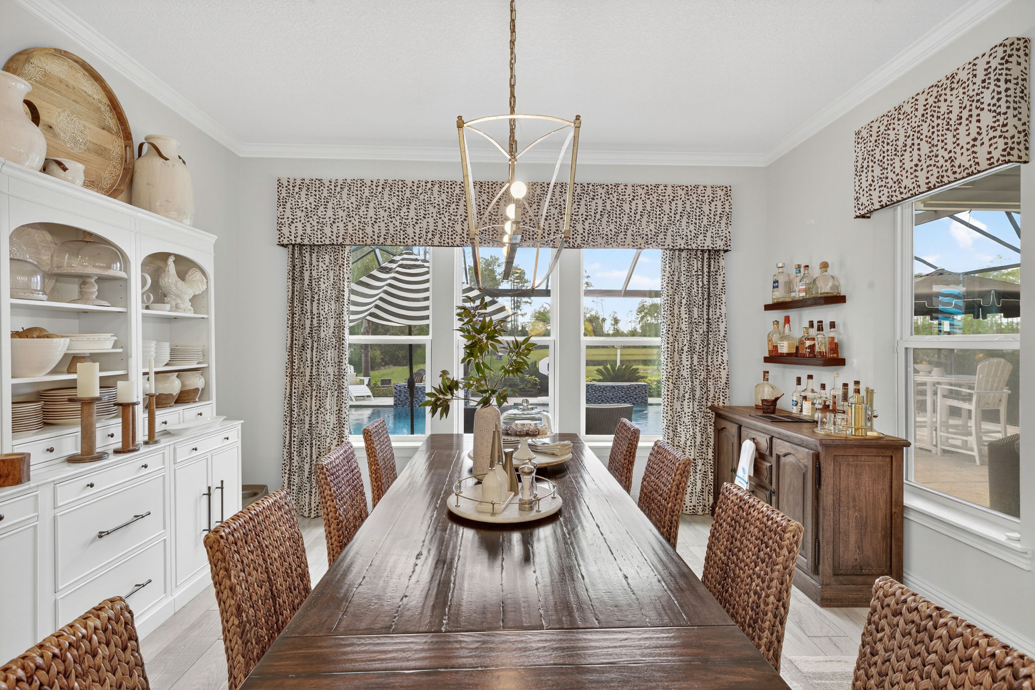 Dining Room 1 - 2 of 4