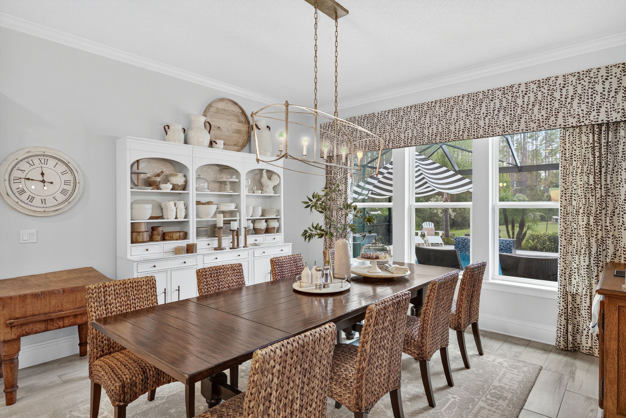 Dining Room 1 - 4 of 4