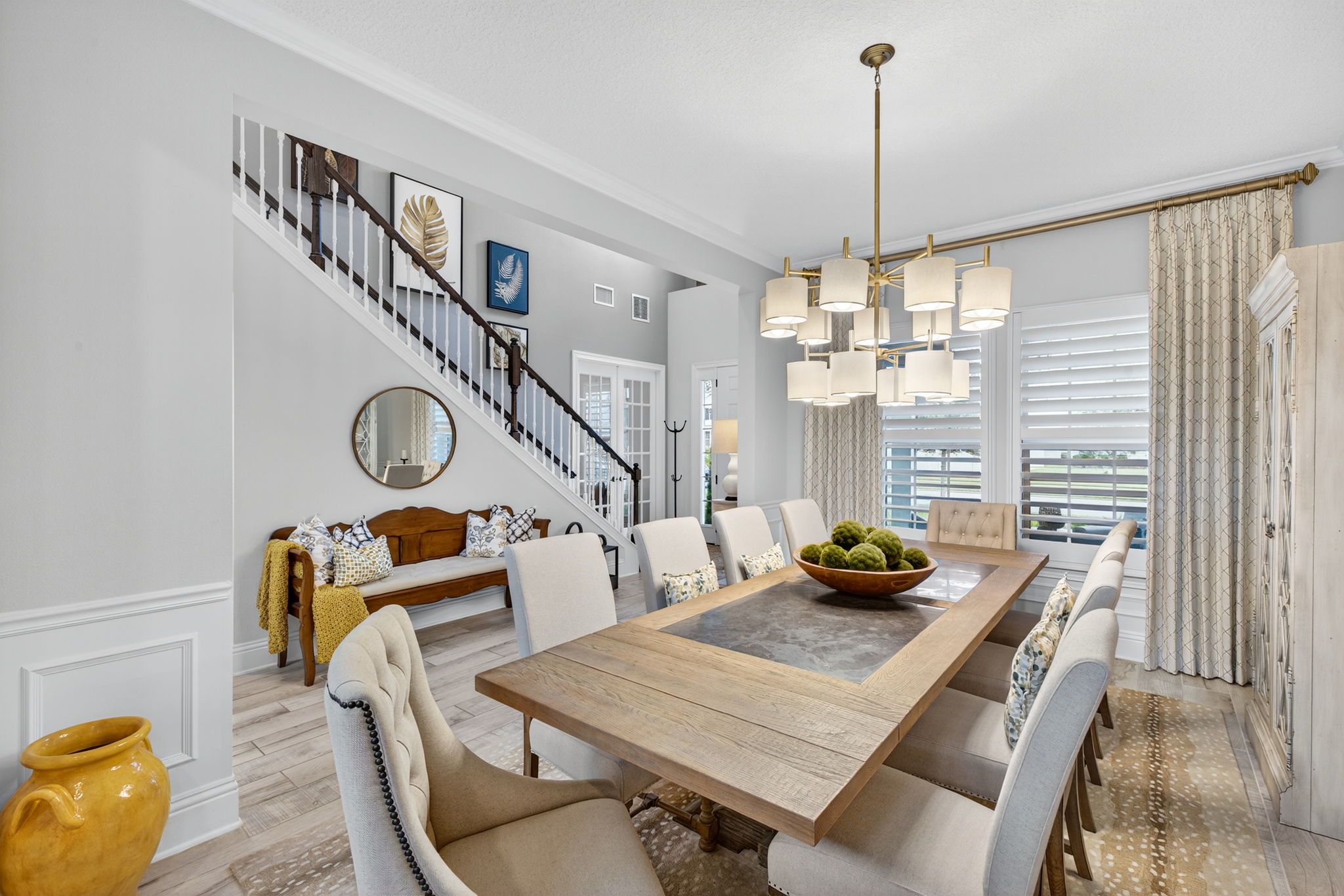 Dining Room 2 - 1 of 4