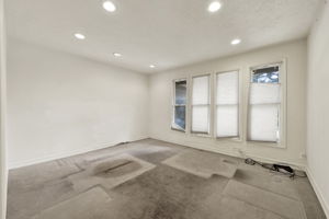  Photo 34
