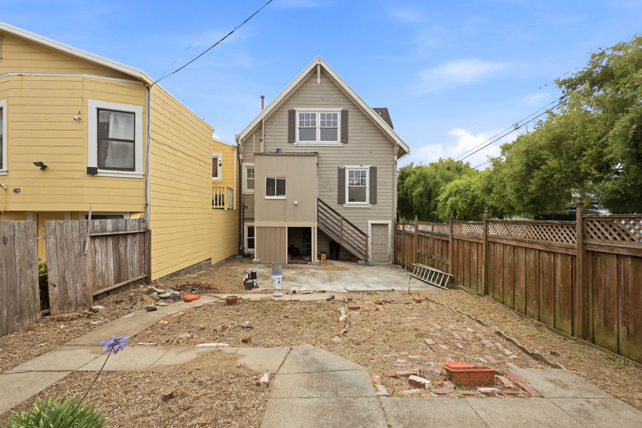 032_F8_201 Gennessee St