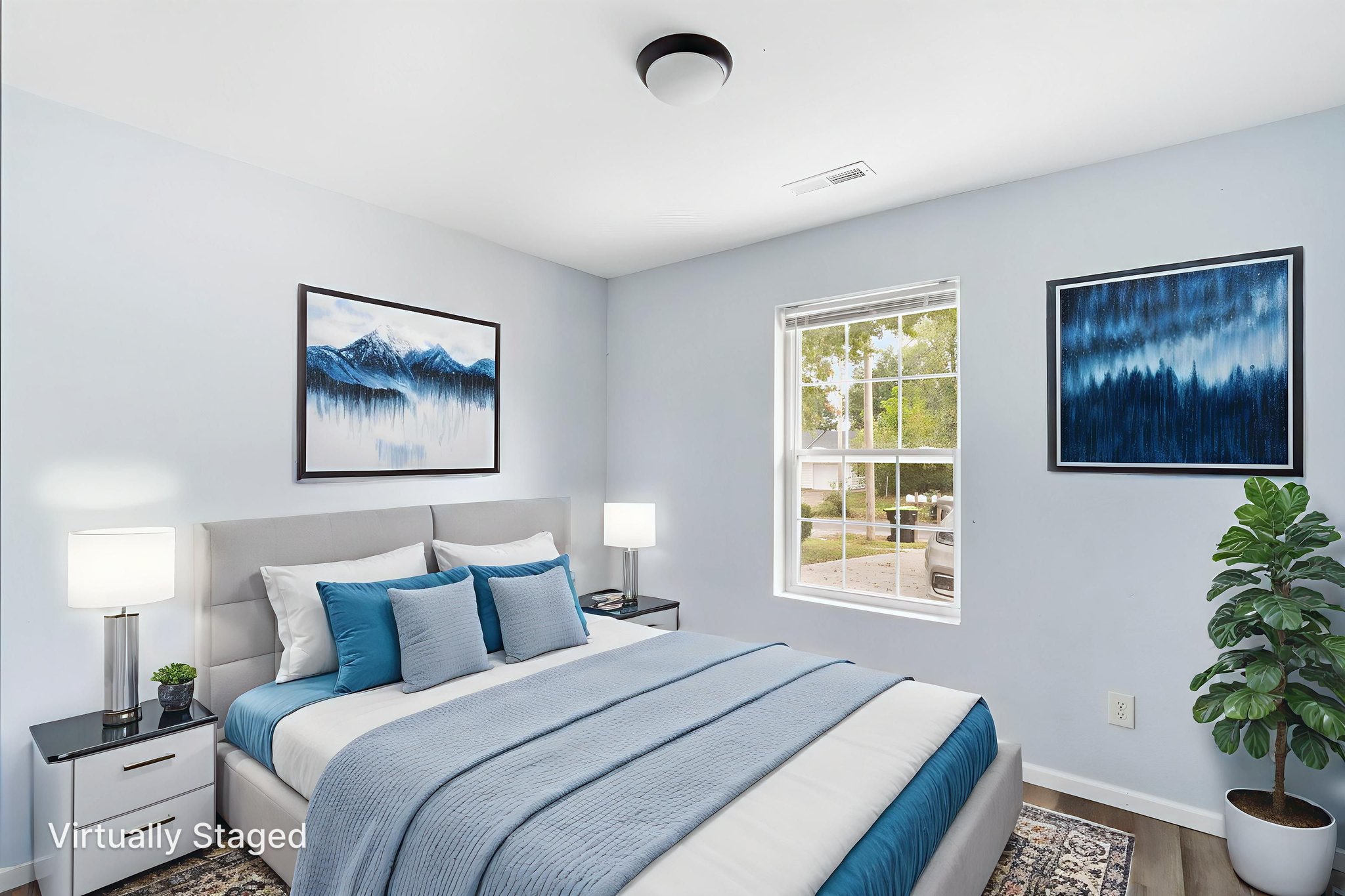 DSC01900 virtually staged.jpeg