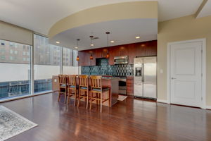 Kitchen/Breakfast Bar