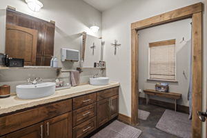  Photo 23