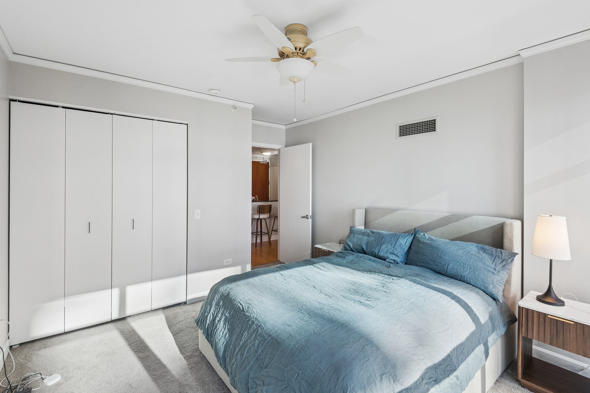 201 N Westshore Dr_004.jpg