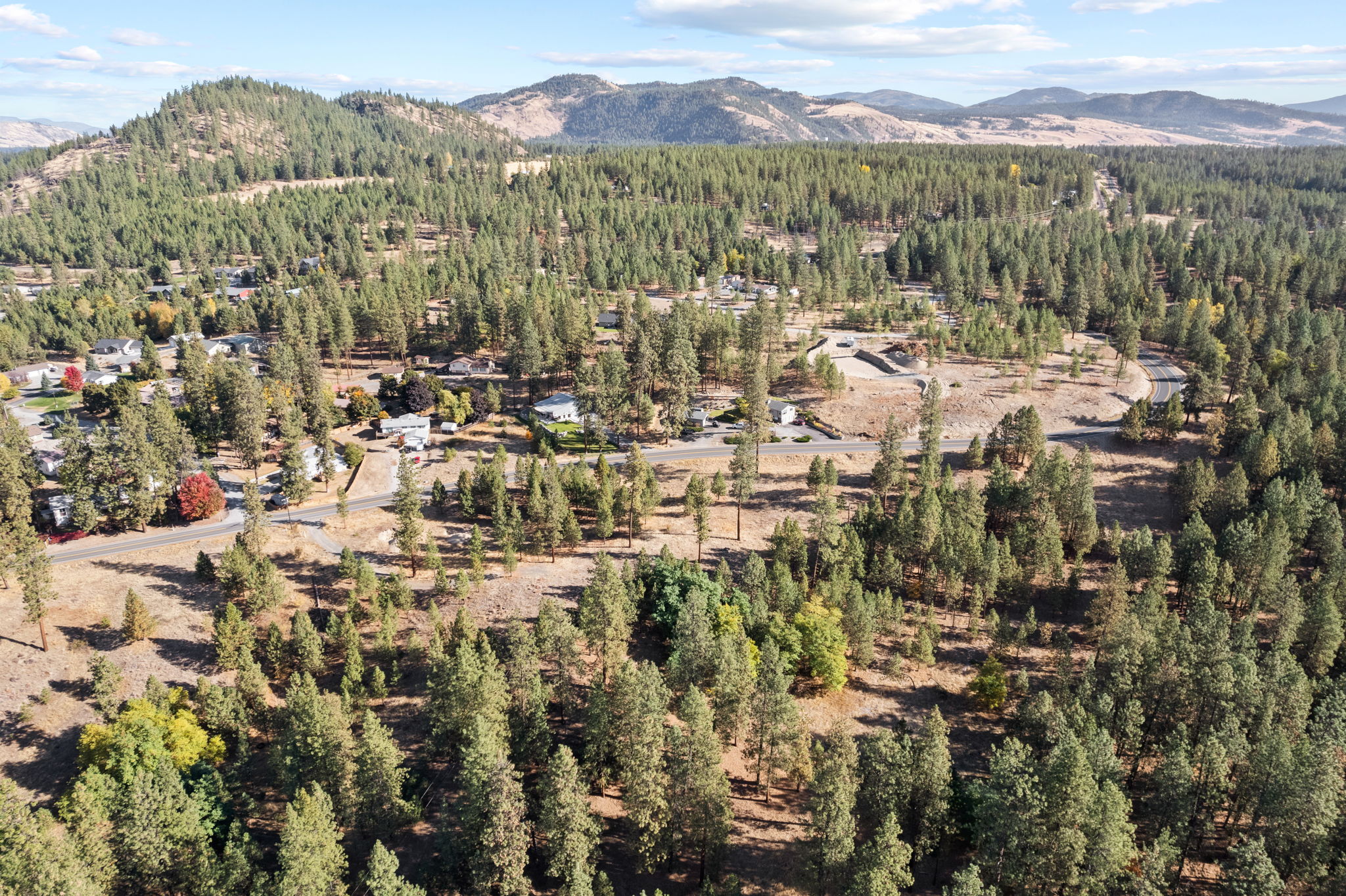 Prime 2.7Acre Lot Just Outside Kettle Falls, Ideal for Your Dream Home