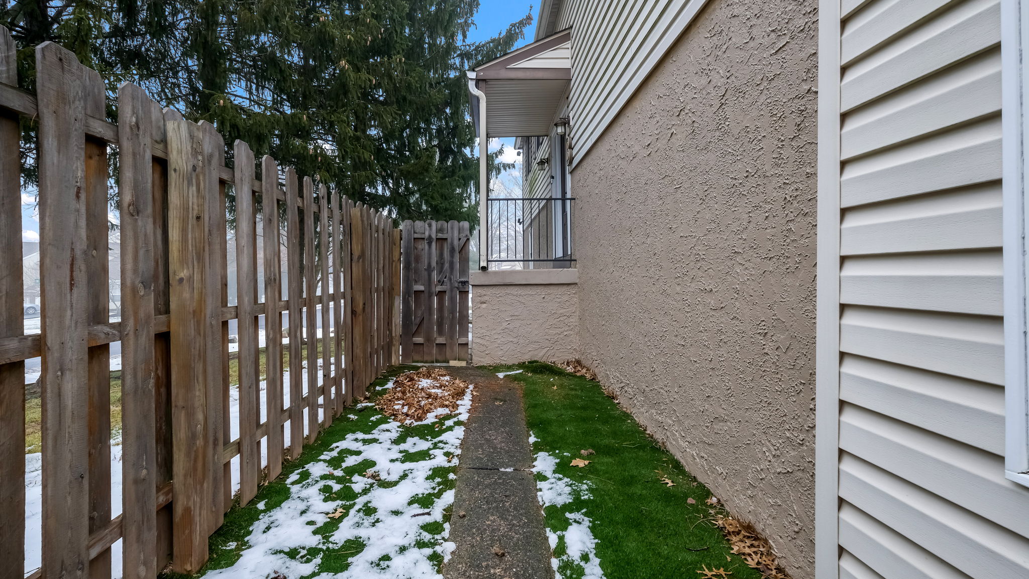  Photo 33
