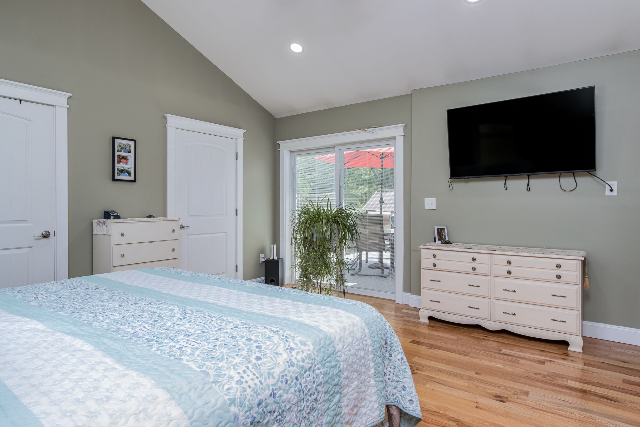 BedroomPrimary-2