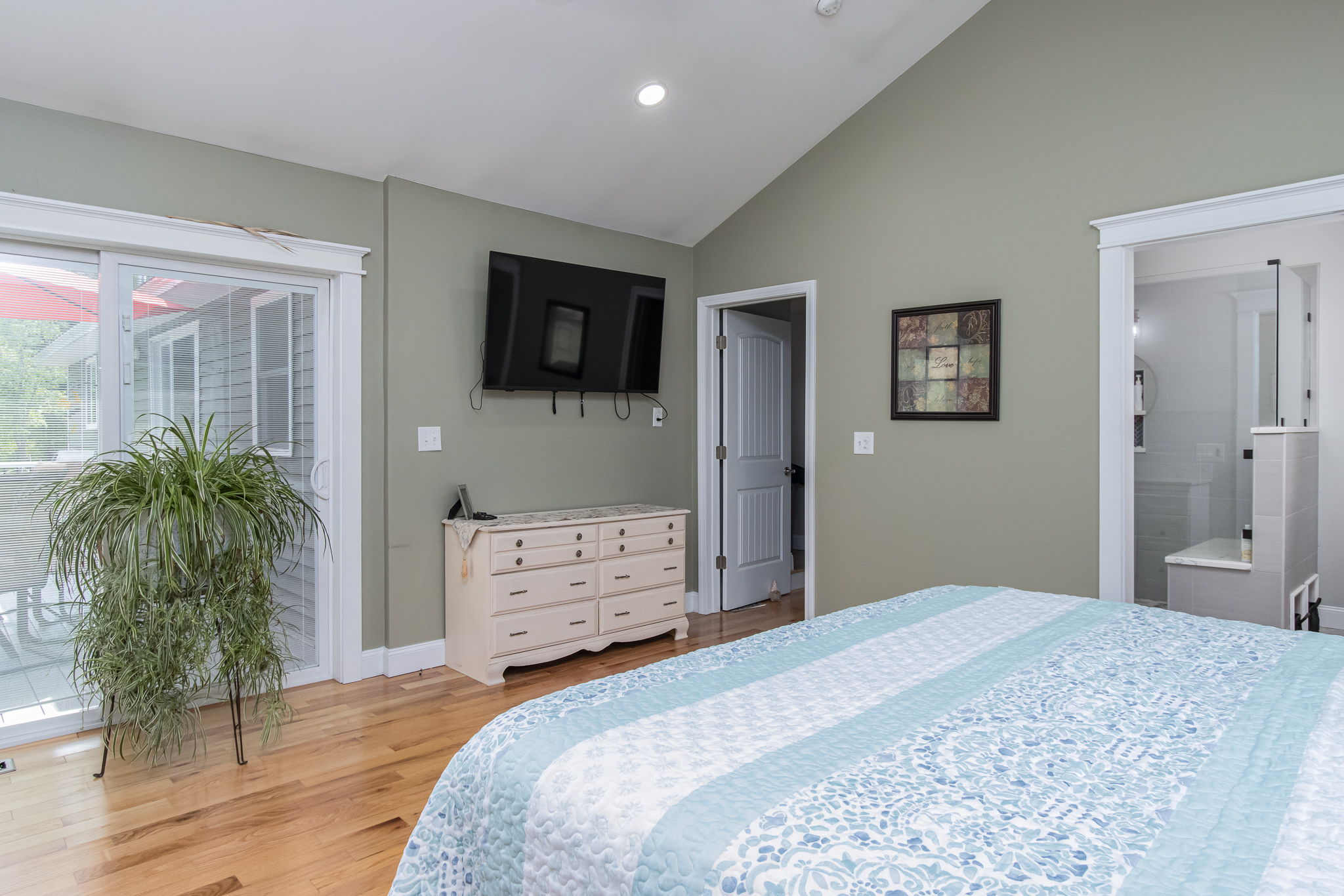 BedroomPrimary-5