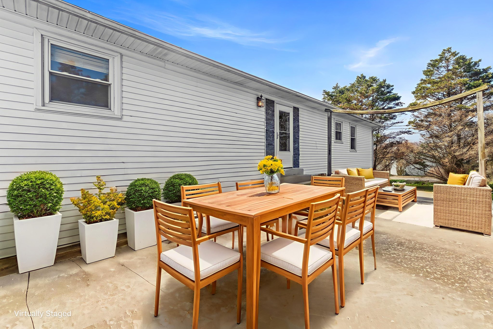 CT4A2226 copy virtually staged.jpeg