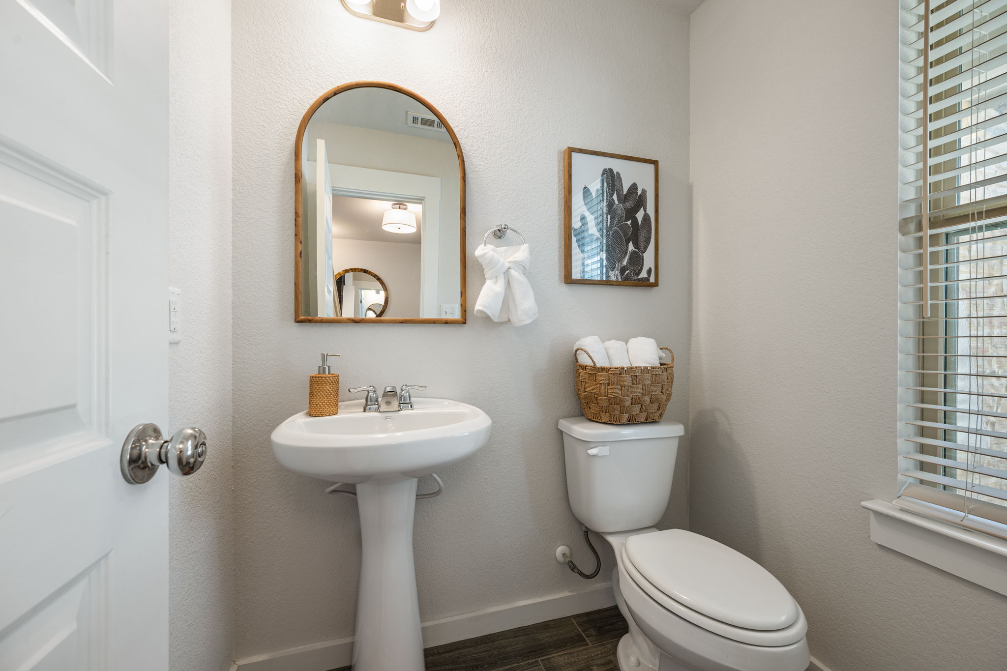  Photo 23