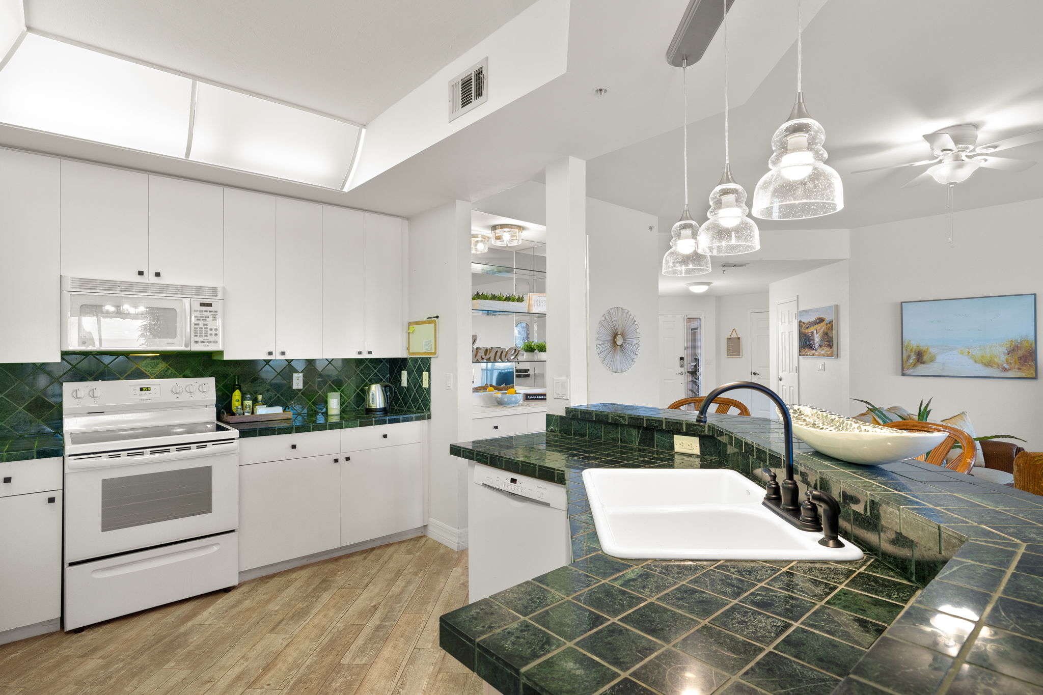 Kitchen 2 of 3