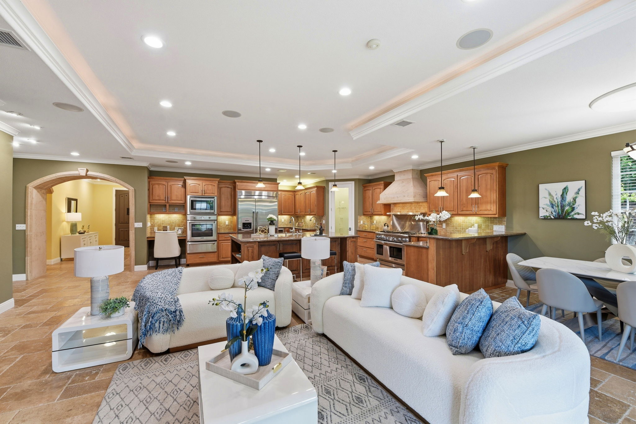 007_F8_201 Westridge Dr