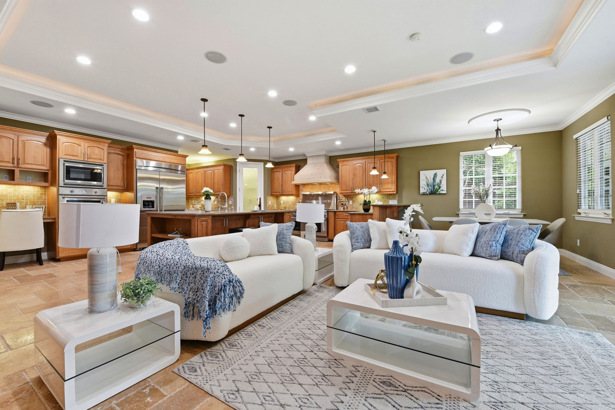 008_F8_201 Westridge Dr