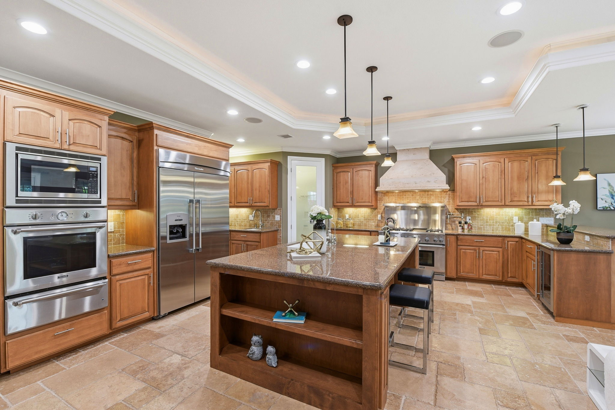 010_F8_201 Westridge Dr