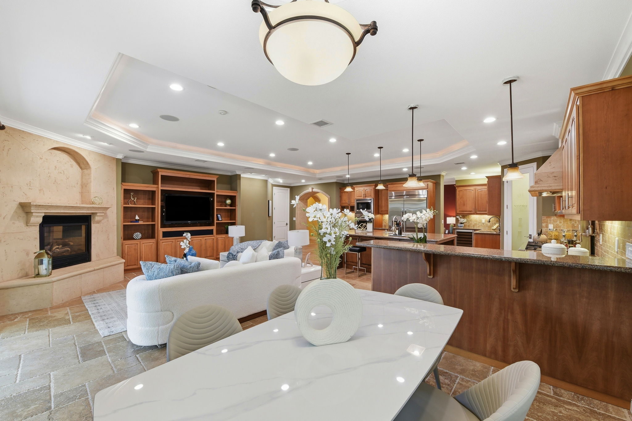 015_F8_201 Westridge Dr