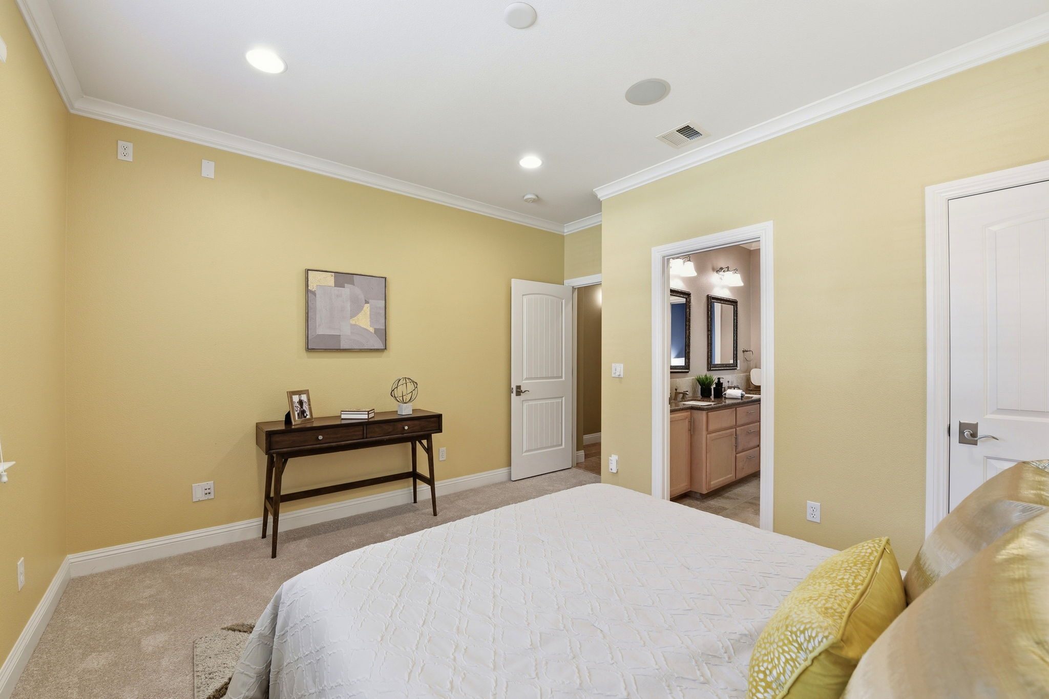 025_F8_201 Westridge Dr