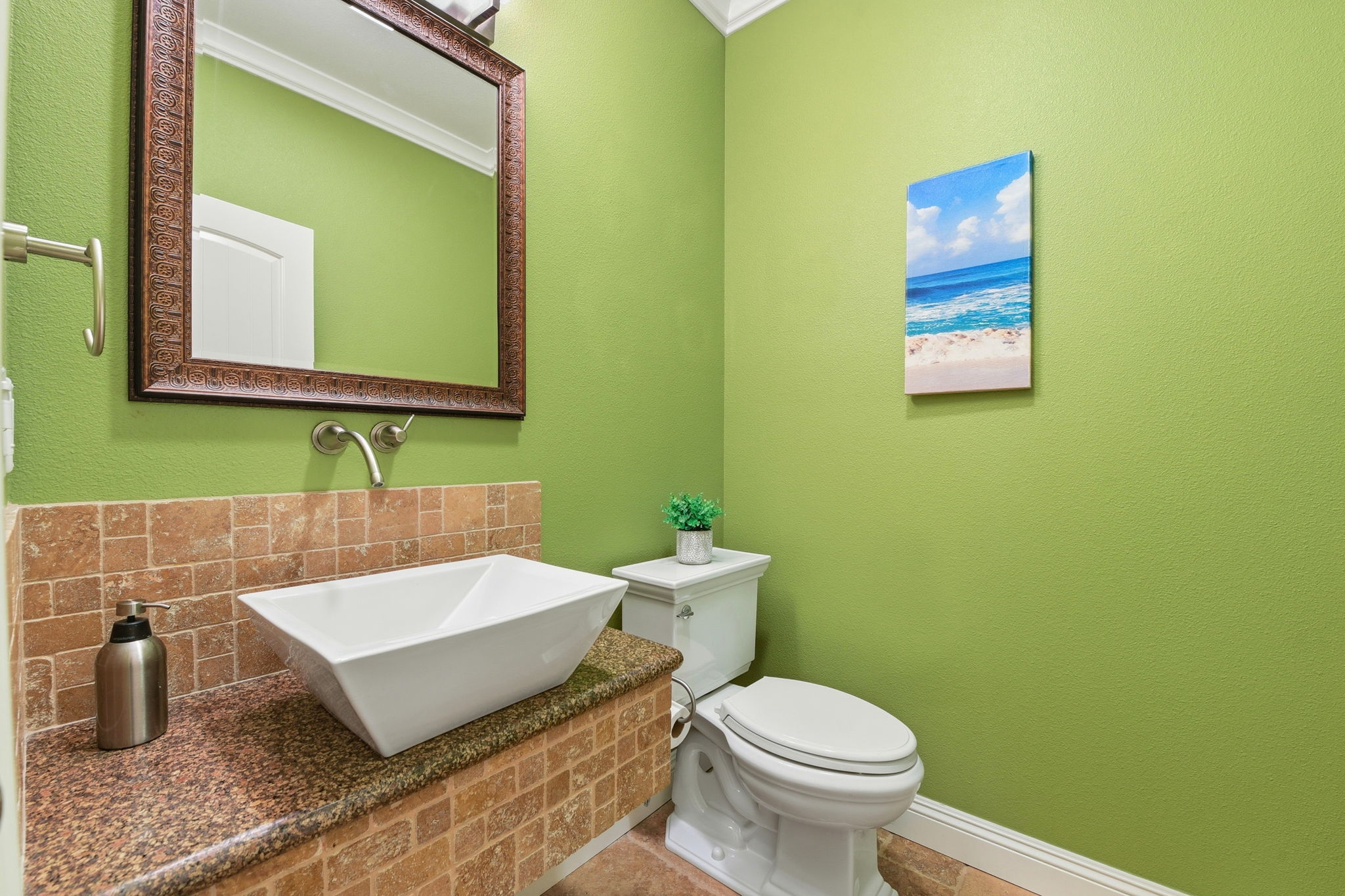 032_F8_201 Westridge Dr