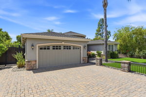003_F8_201 Westridge Dr