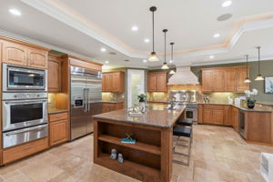 010_F8_201 Westridge Dr