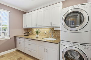 035_F8_201 Westridge Dr