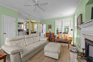  Photo 41