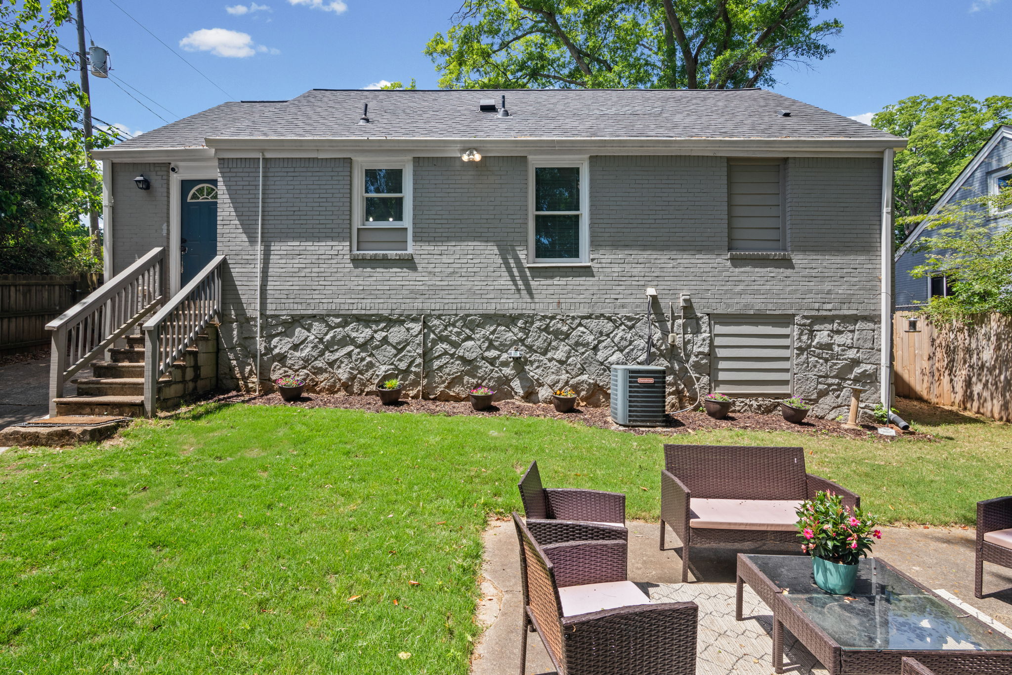  Photo 32