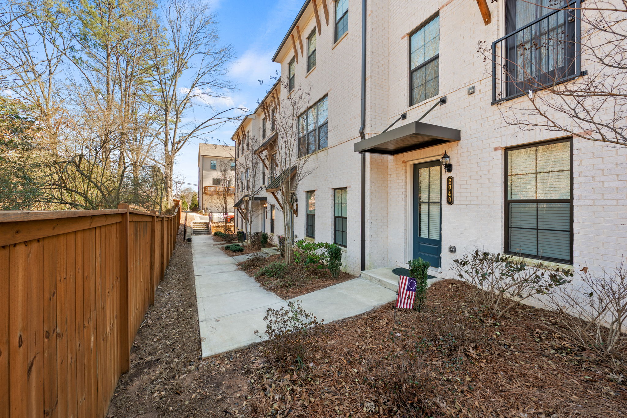 2010 Goldenrod Rd, Roswell, GA 30076, USA Photo 5