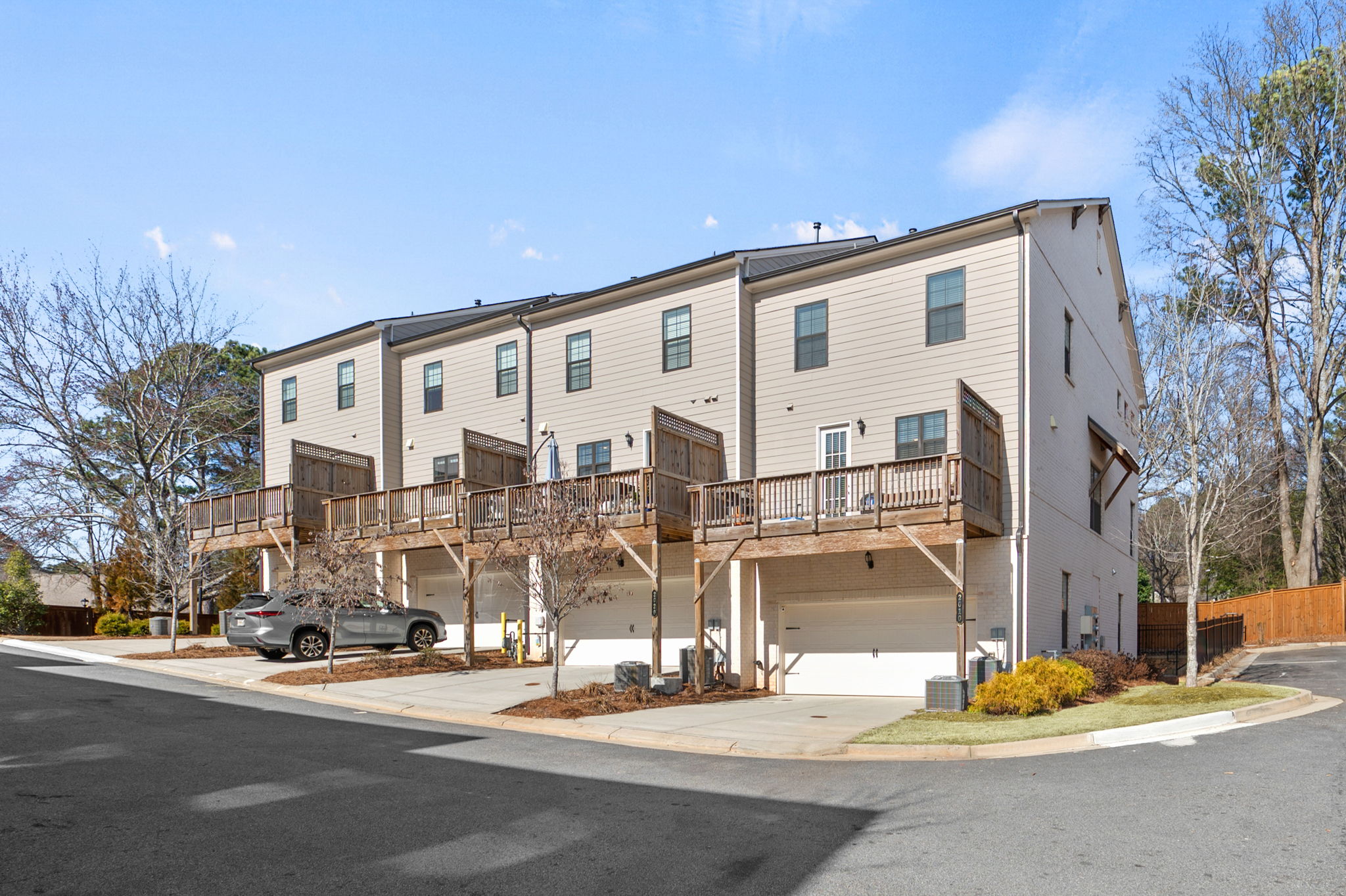 2010 Goldenrod Rd, Roswell, GA 30076, USA Photo 1